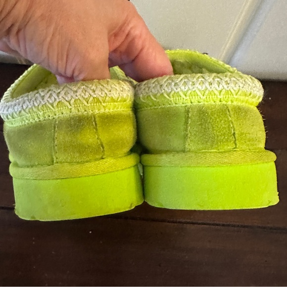 UGG TASMAN SLIPPERS SZ 8 KEY LIME - Picture 9 of 9